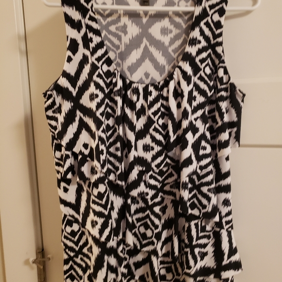 Black/White Denver Hayes blouse w/ruffles - Picture 1 of 5